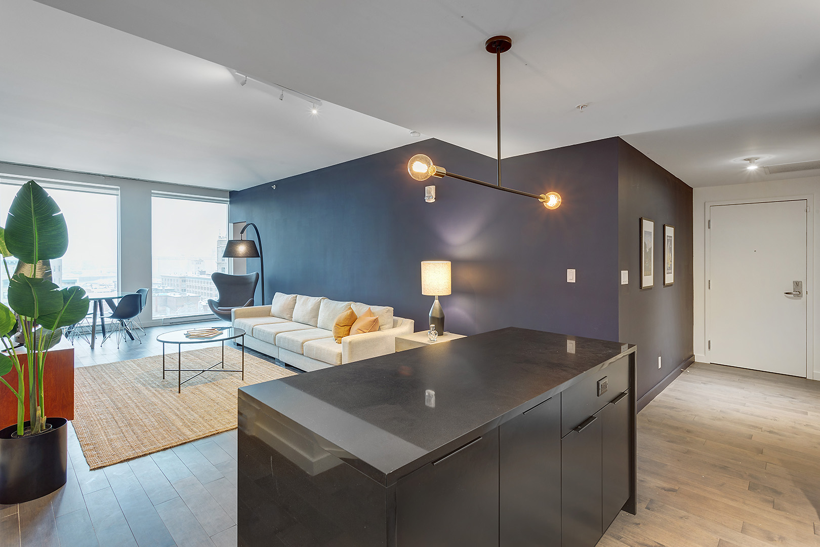 Le 1103 — Master bedroom